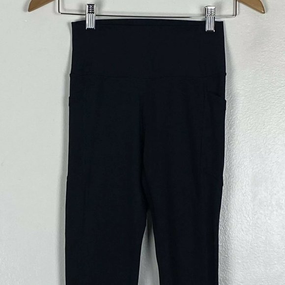 ZYIA Pants & Jumpsuits Zyia Black Pocket Brilliant Hi Rise Crop